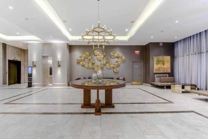 Luxury 2-Bedroom Apartment In Yorkville With The Best City View In Downtown Toronto Eksteriør billede
