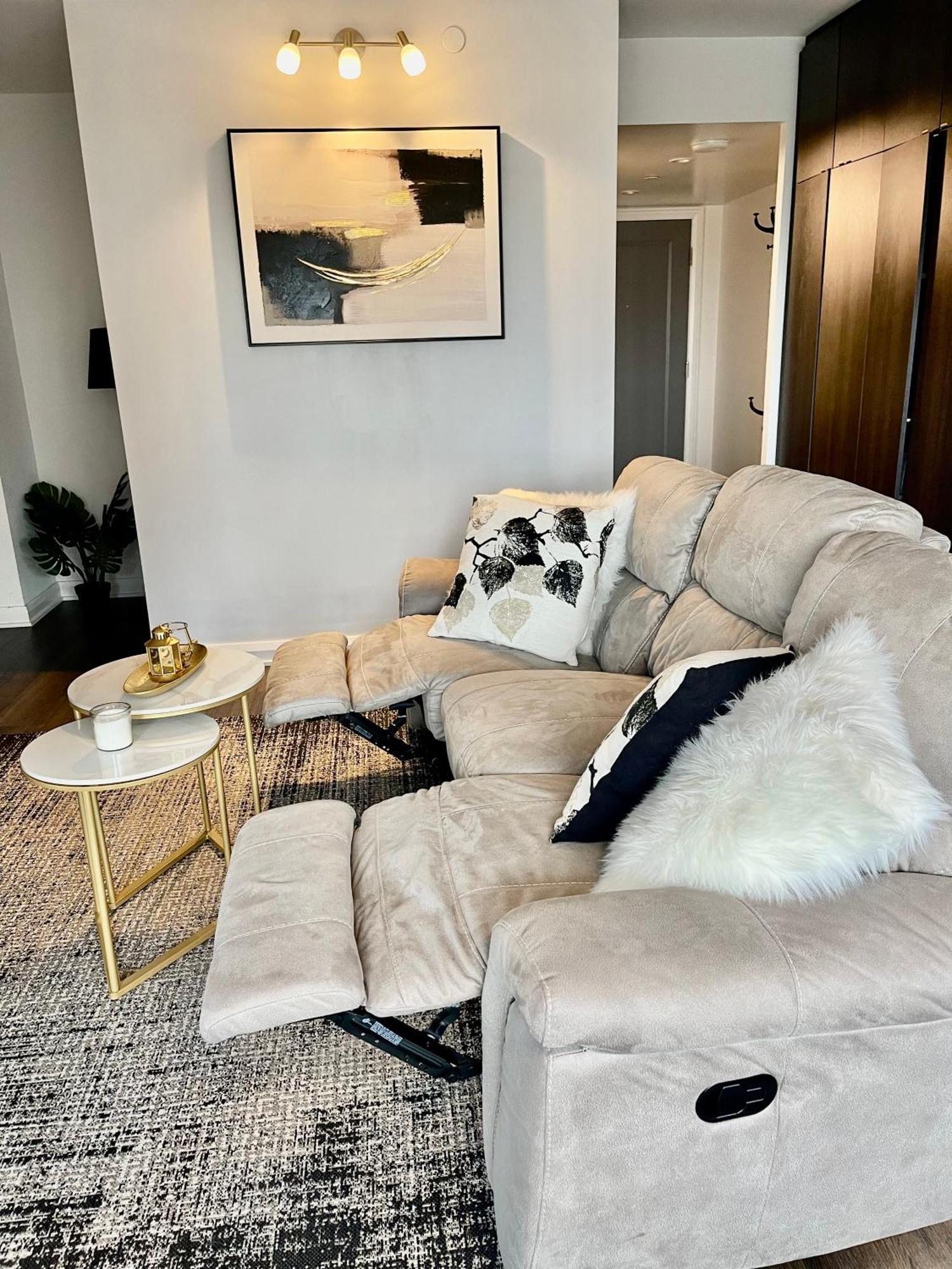 Luxury 2-Bedroom Apartment In Yorkville With The Best City View In Downtown Toronto Eksteriør billede
