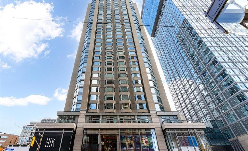 Luxury 2-Bedroom Apartment In Yorkville With The Best City View In Downtown Toronto Eksteriør billede